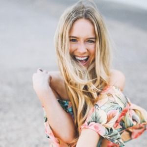 Meet your Posher, Thea